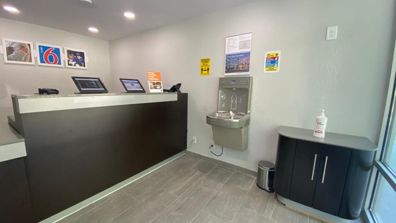 Motel 6 Wilmington, Nc - Market Street ภายนอก รูปภาพ