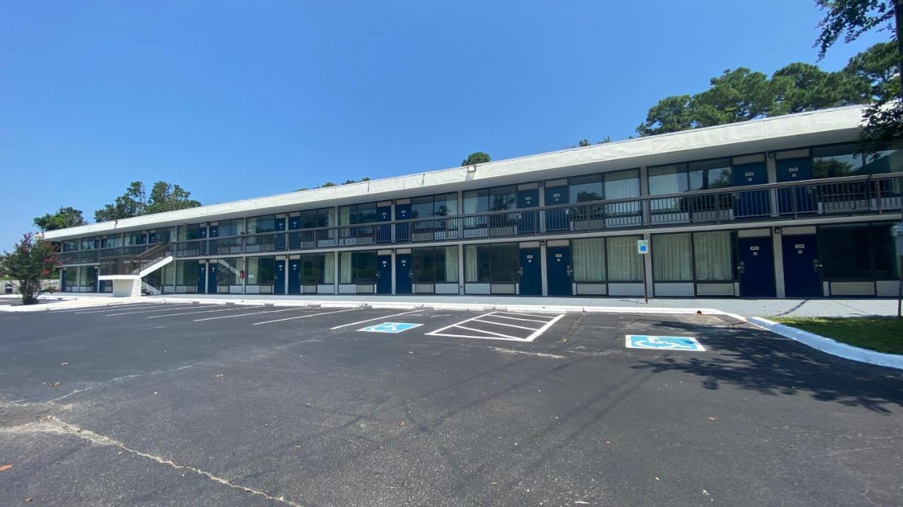 Motel 6 Wilmington, Nc - Market Street ภายนอก รูปภาพ