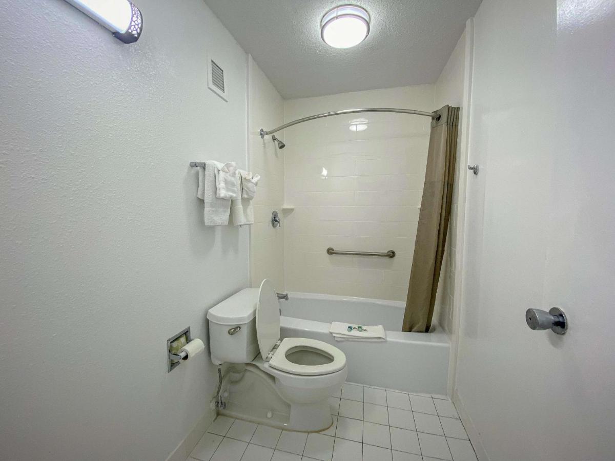 Motel 6 Wilmington, Nc - Market Street ภายนอก รูปภาพ