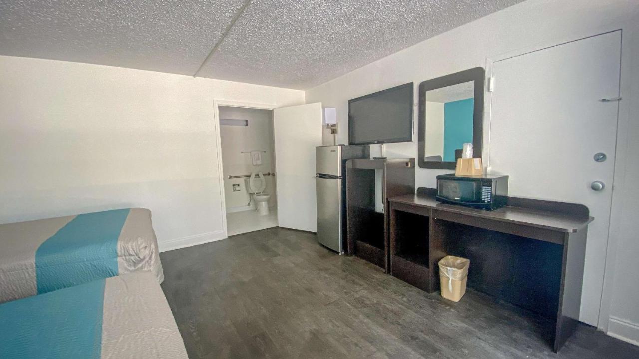 Motel 6 Wilmington, Nc - Market Street ภายนอก รูปภาพ